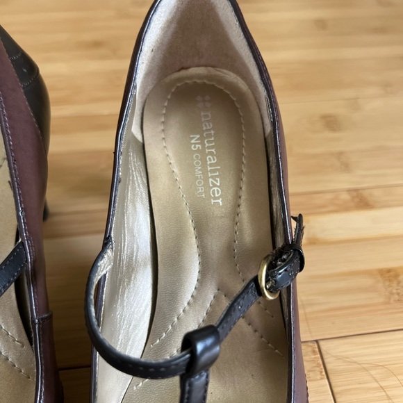 Naturalizer Two Tone Pumps - Picture 3 of 8